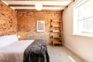 The Black Swan Inn on Barrack - CBD Heritage Stay - 2