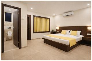 Hotel Varun Seaqueen Inn Residency Near Sea Beach # Fully Air conditioned Rooms -Wifi and Restaurant, Parking Facilities, Premium Hotel - 3