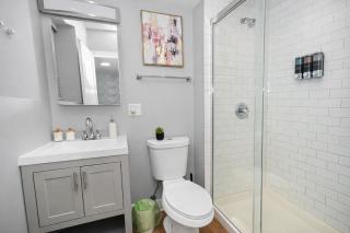 Modern 3BR Chicago Downtown Apartment Near Loyola University & Lakefront - 3