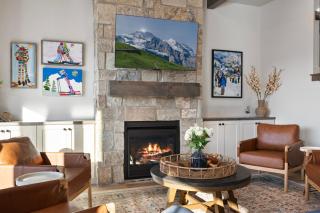 Summit View Lodge 5br5ba Sleeps 16 HotTub-Views - 4