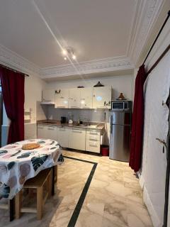 Appartement spacieux 1min Menara Mall 5mins de gare ferroviaire - 1