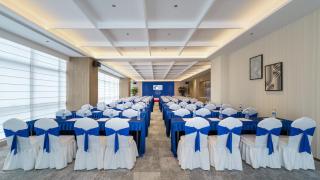 Holiday Inn Express Kunming Dianchi Rixin Road by IHG - 1