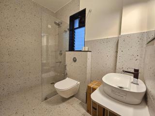 Peaceful Candolim 2BHK Apartment - Family Stay, Scenic View, Pool - 3