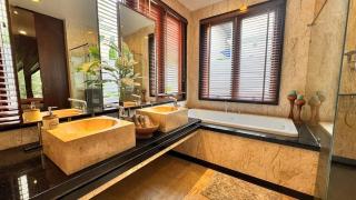 Luxury Balinese Pool Villa - 9