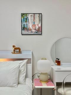 AREX Line, 2 Min Walk to DMC, 1 Stop to Hongik University, Emma's House, Seoul Travel - 1