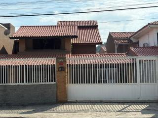 Casa vista beira-mar, pé na Areia - 9