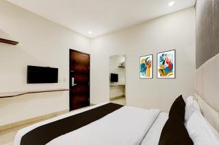 Super Townhouse Hotel Sec- 54 Golf Course Road - 4