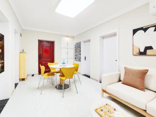 Shanghai Hills&Linghu's Cozy 3-Bed Home 3-Bedroom with Full Kitchen 2 Metro Stops Within 500m 18-Minute Trip to The Bund - 1