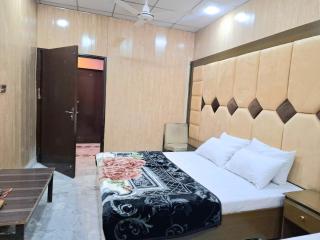 New Maharaja Hotel - 4