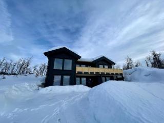 Luxurious Cabin, 5 Bedrooms, Sauna Stunning View - 9
