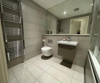 Modern Studio in Central Solihull near NEC - 2