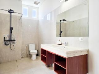 5beds, 10 ppl, 10mins to beach, Private Pool - 1