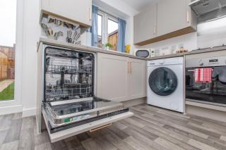 Willow by Alt-Stay - 3 Bed Home - Parking, WiFi & EV Plug - Contractors & Relocations - Weekly & Monthly Rates - 3