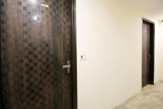 OYO 80017 Pk Plaza - 1