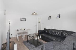 Cozy Edinburgh 2BR with CAR parking - 8
