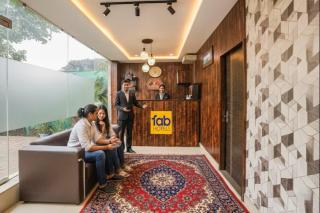 FabHotel Golden Stone - 9