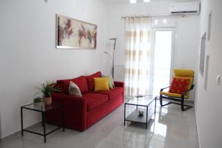 "RedSofa" Cozy 2BD Apartment in Thissio-Acropolis - 5