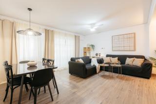 Your Sunny & Spacious Portview Home - 0