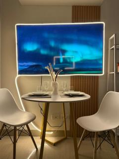 Thrifty Comfy Luxe Stays - 2