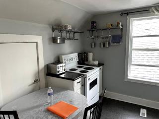 Cozy Duplex 2nd floor suite - 0