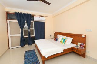 Taj Luxuria by Red Olive 10min to Taj Mahal 3BHK - 1