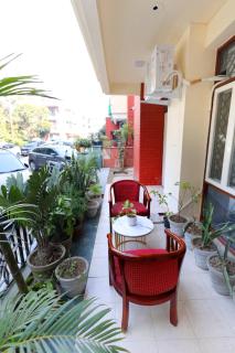 Taj Luxuria by Red Olive 10min to Taj Mahal 3BHK - 4