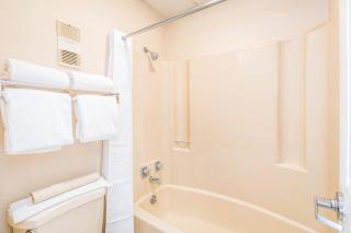 Landmark Holiday Beach - 9