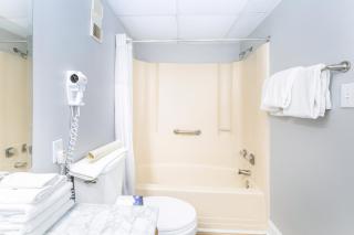 Landmark Holiday Beach - 4