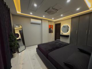 The Batman Suite By Phoenix Apartments - 5