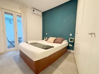 Bright with a patio and a good area - 8