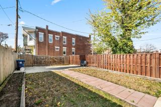 Elegant Reservoir Hill home with parking sleeps 8 - 6