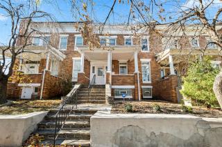 Elegant Reservoir Hill home with parking sleeps 8 - 5