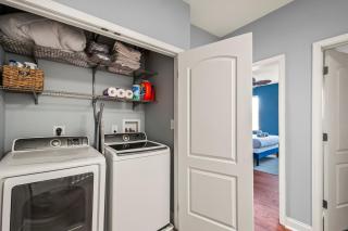 Elegant Reservoir Hill home with parking sleeps 8 - 4