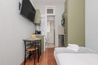 Ella Hestia Studio - Steps from Spianada! - 4