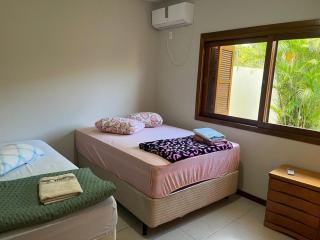 Hospedagem Sil e Jean quarto triplo, cozinha compartilhada com outros hóspedes - 1