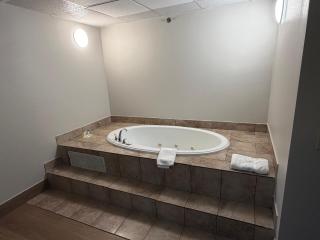 Days Inn by Wyndham Budd Lake - 2