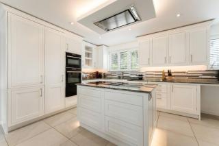 Luxury Waterfront Home Near Sandbanks - 6