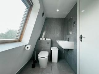 Spacious 4-Bedroom Flat in Fulham - 6