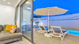 Üzümlü 1 bedroom secluded villa with private pool hot tub - 1