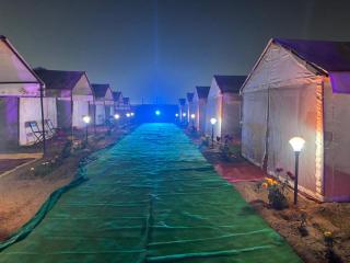 Omji Magh Mela Tents - 2 min from Sangam - 8