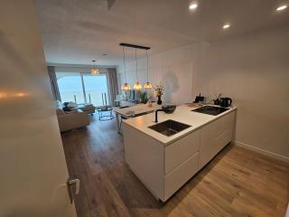 Isola Bella - Luxe Verblijf op de Zeedijk met Panoramisch Uitzicht - 7