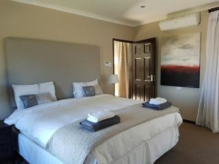 Seaside Hermanus Guest Room - 3
