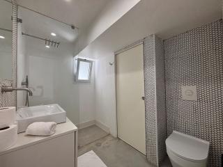 City Center Elegant 3 Bedroom & Parking - By Vacay - 3