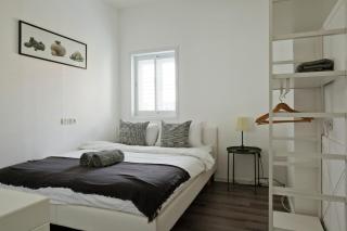 Big Apartment Next to Gordon Beach Plus Free Parking - 1