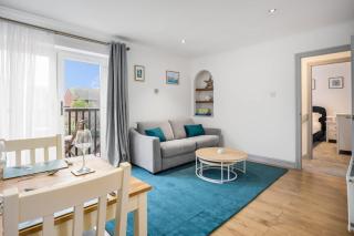 Captain's Quarters - Short walk to Poole Quay - 2