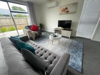 Cozy Living in Unit 4 Armagh - 3