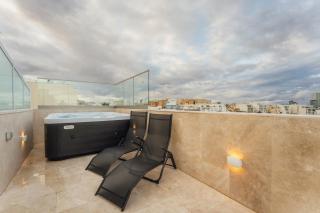 Only Suites6 Modern 2-Bedroom with Common Jacuzzi - 6