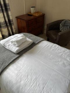 Hazeldene Guest House - 1