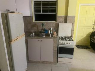 AC Guest House Quiet Cozy Family Friendly - 1