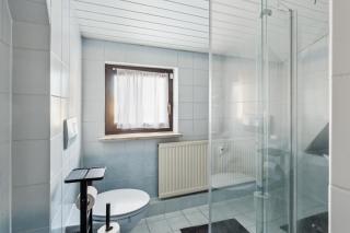 Charmantes 2 BR Apartment mit Parkplatz - 2